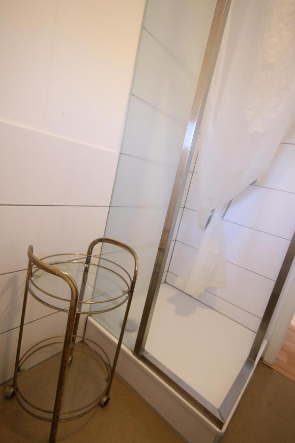 Moderne Studio Apartments Und 4 Zimmer Wohnungen In Oberhausen, Ideal Fuer Geschaeftsreisende Und Monteure Exterior photo