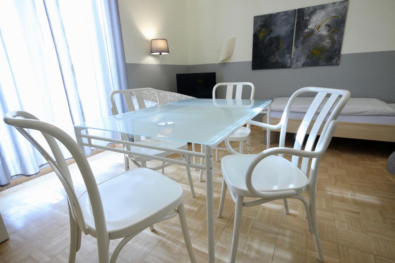 Moderne Studio Apartments Und 4 Zimmer Wohnungen In Oberhausen, Ideal Fuer Geschaeftsreisende Und Monteure Exterior photo