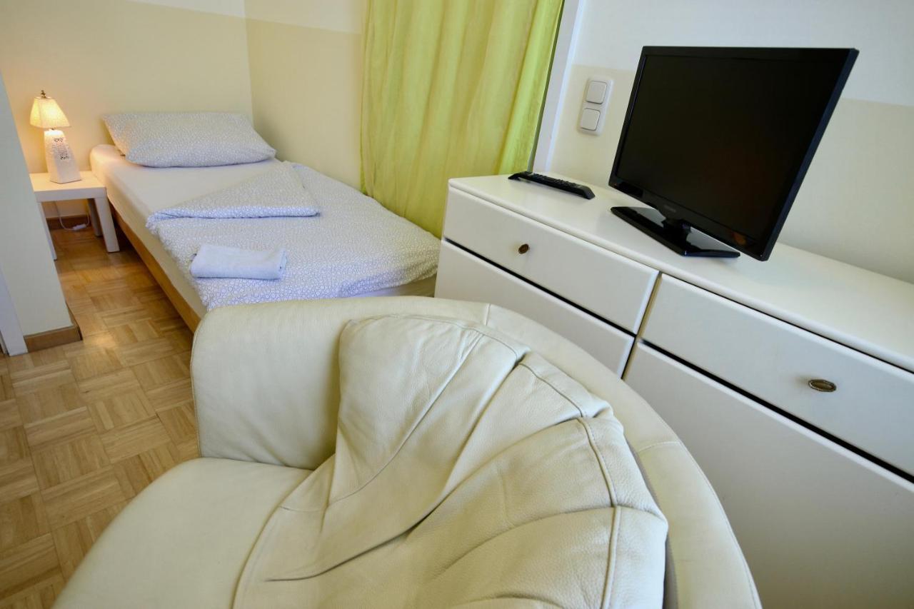 Moderne Studio Apartments Und 4 Zimmer Wohnungen In Oberhausen, Ideal Fuer Geschaeftsreisende Und Monteure Exterior photo